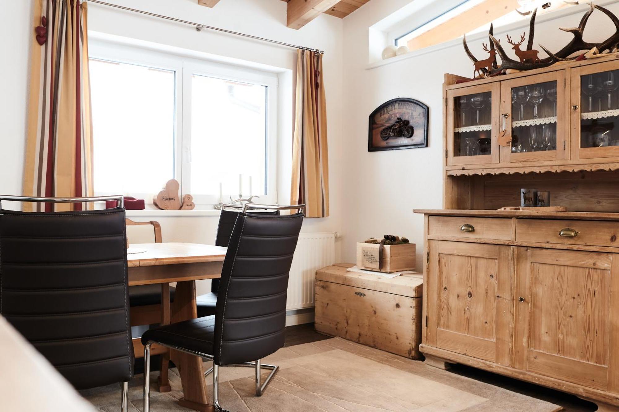 Haus Sepp Gruber Hotel Sankt Anton am Arlberg Ruang foto
